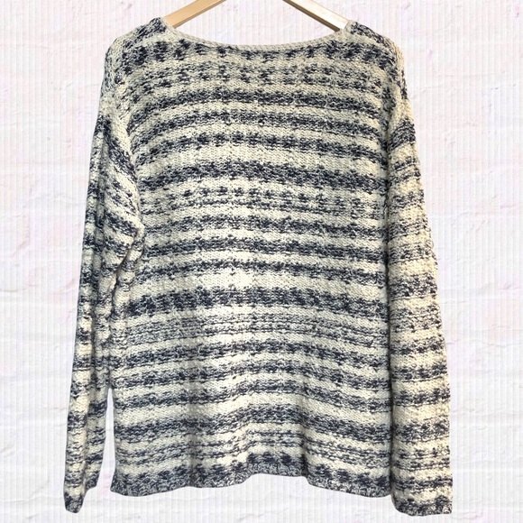 J. Jill Sweater Womens Large Gray Cream Striped Boucle 3D Knit Scoop Neck - Picture 5 of 11
